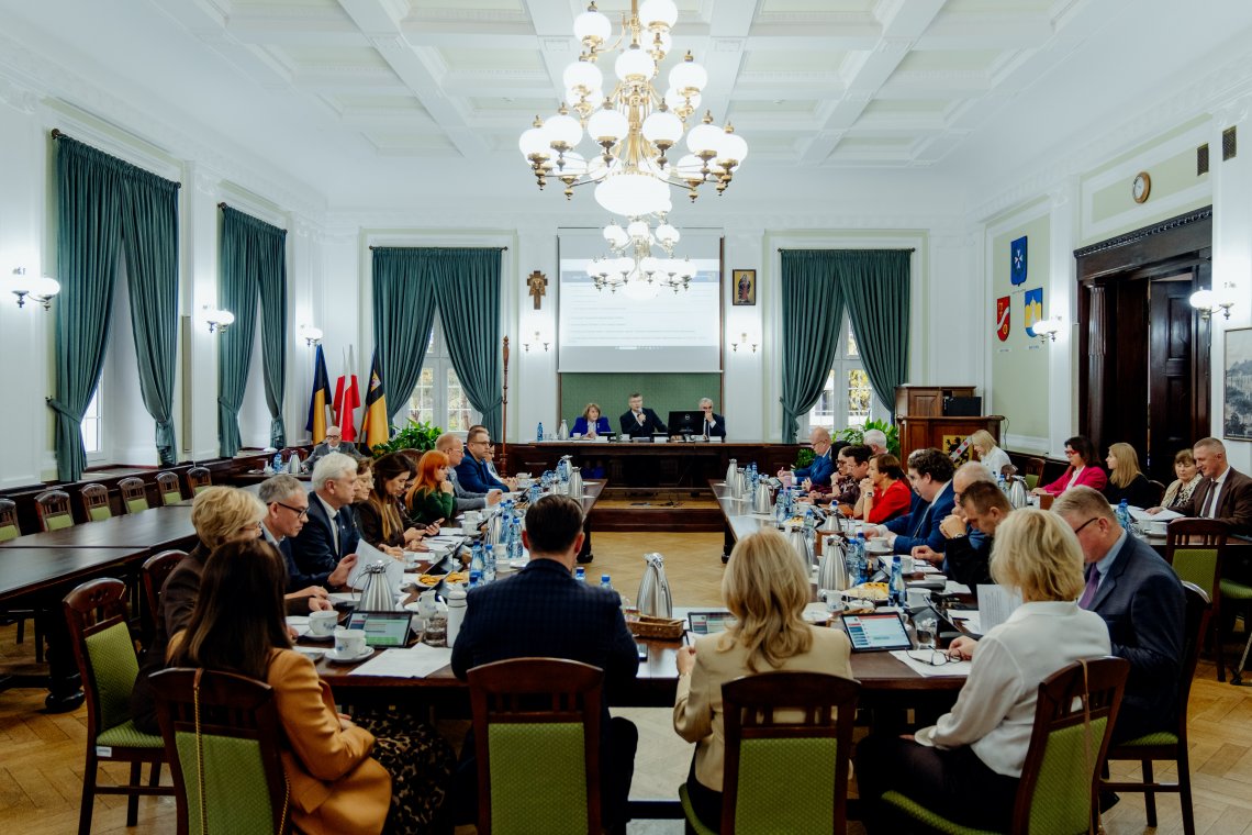 Sesja pod znakiem wsparcia społecznego i transportu